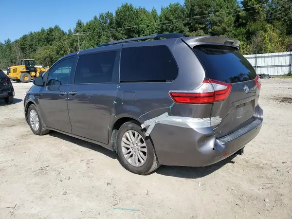 5TDYK3DC3GS716675 2016 TOYOTA SIENNA - Image 2