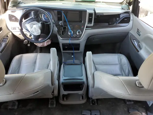 5TDYK3DC3GS720712 2016 TOYOTA SIENNA - Image 8
