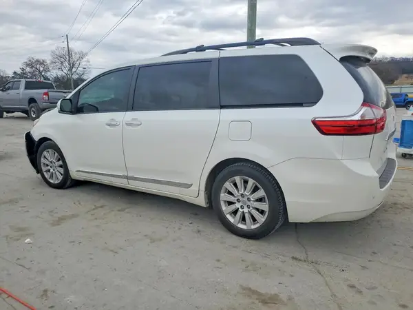 5TDYK3DC3GS723674 2016 TOYOTA SIENNA - Image 2