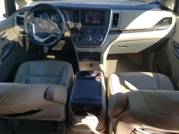 5TDYK3DC3GS726641 2016 TOYOTA SIENNA - Image 8