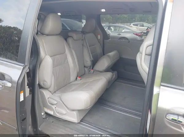 5TDYK3DC3GS729779 2016 TOYOTA SIENNA - Image 8