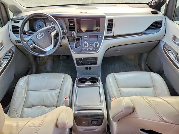 5TDYK3DC3GS729958 2016 TOYOTA SIENNA - Image 8