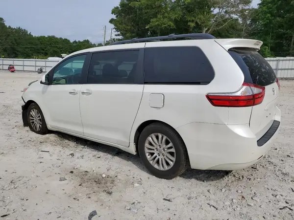 5TDYK3DC3GS730639 2016 TOYOTA SIENNA - Image 2
