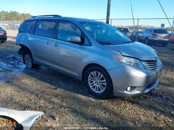 5TDYK3DC3GS744752 2016 TOYOTA SIENNA - Image 1