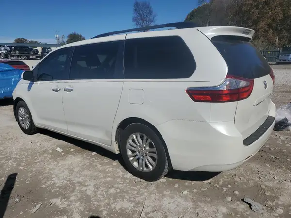 5TDYK3DC3GS745710 2016 TOYOTA SIENNA - Image 2