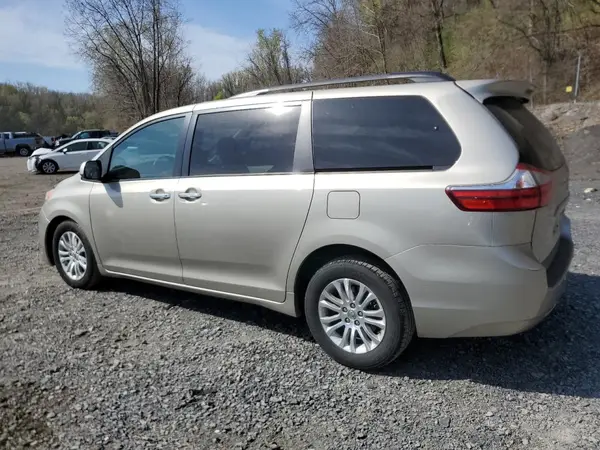 5TDYK3DC3GS746338 2016 TOYOTA SIENNA - Image 2