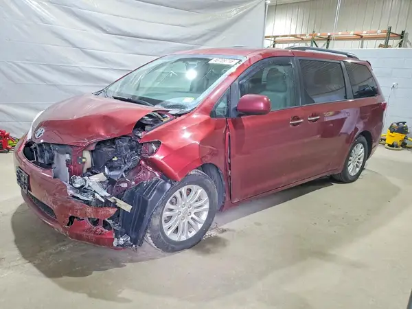 5TDYK3DC3GS749109 2016 TOYOTA SIENNA - Image 1