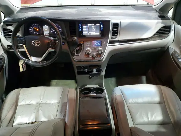 5TDYK3DC3GS749109 2016 TOYOTA SIENNA - Image 8