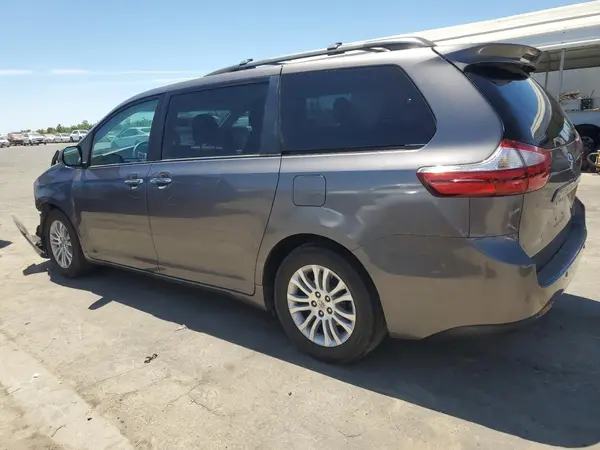 5TDYK3DC3GS754679 2016 TOYOTA SIENNA - Image 2