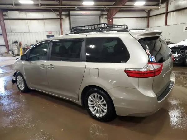 5TDYK3DC3GS754696 2016 TOYOTA SIENNA - Image 2