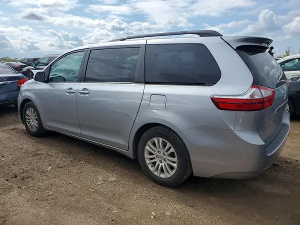 5TDYK3DC3GS755167 2016 TOYOTA SIENNA - Image 2
