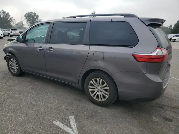 5TDYK3DC3GS757355 2016 TOYOTA SIENNA - Image 2
