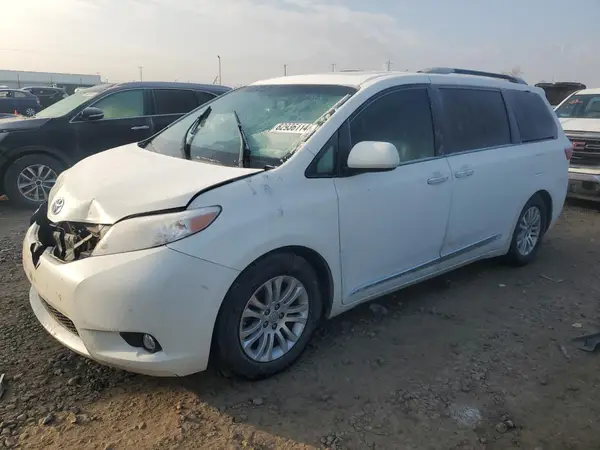 5TDYK3DC3GS758828 2016 TOYOTA SIENNA - Image 1