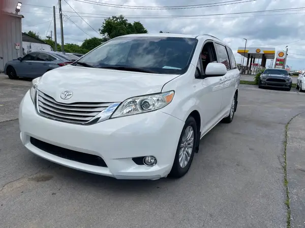 5TDYK3DC3GS761177 2016 TOYOTA SIENNA - Image 2