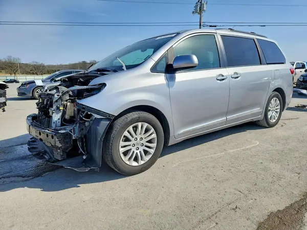 5TDYK3DC3GS762233 2016 TOYOTA SIENNA - Image 1