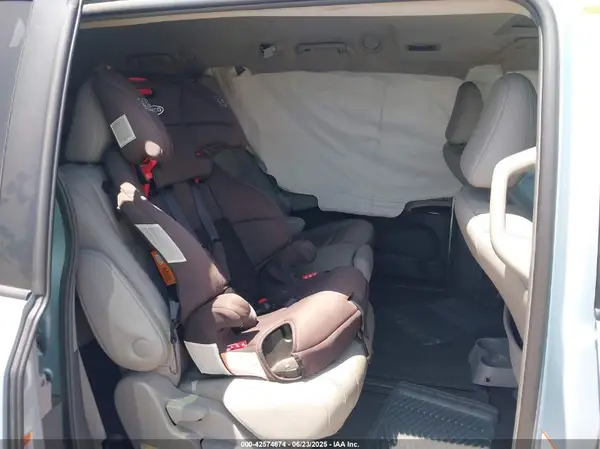 5TDYK3DC3GS765228 2016 TOYOTA SIENNA - Image 8
