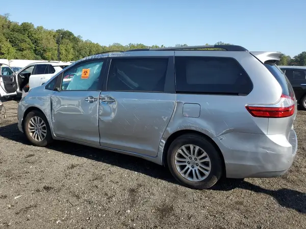 5TDYK3DC3GS765844 2016 TOYOTA SIENNA - Image 2