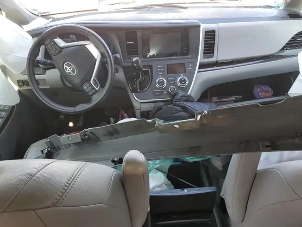 5TDYK3DC3GS765844 2016 TOYOTA SIENNA - Image 8
