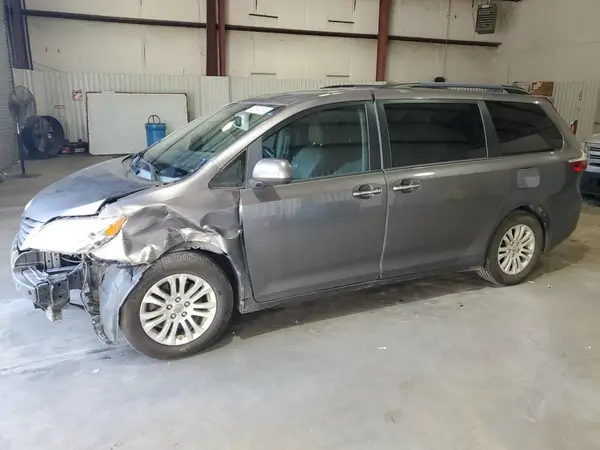 5TDYK3DC4GS698073 2016 TOYOTA SIENNA - Image 1