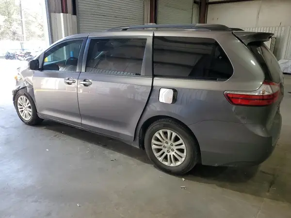 5TDYK3DC4GS698073 2016 TOYOTA SIENNA - Image 2
