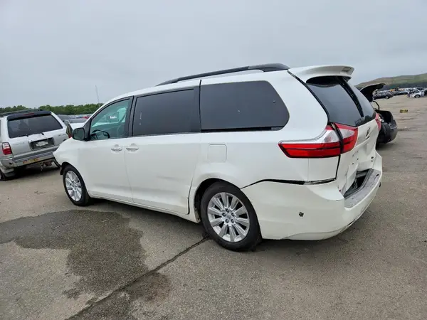 5TDYK3DC4GS702140 2016 TOYOTA SIENNA - Image 2