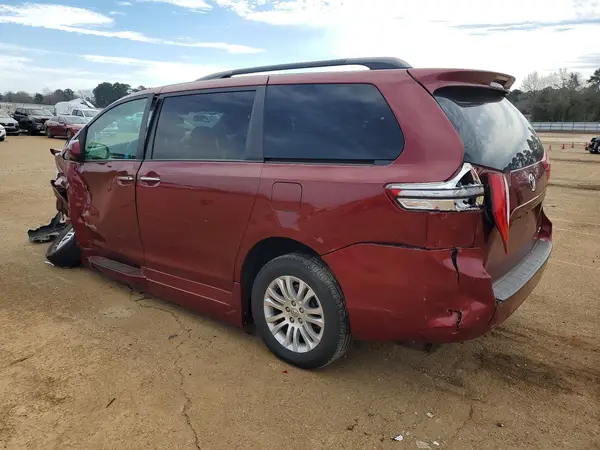 5TDYK3DC4GS703112 2016 TOYOTA SIENNA - Image 2