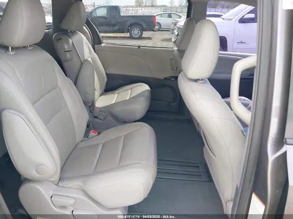5TDYK3DC4GS708455 2016 TOYOTA SIENNA - Image 8