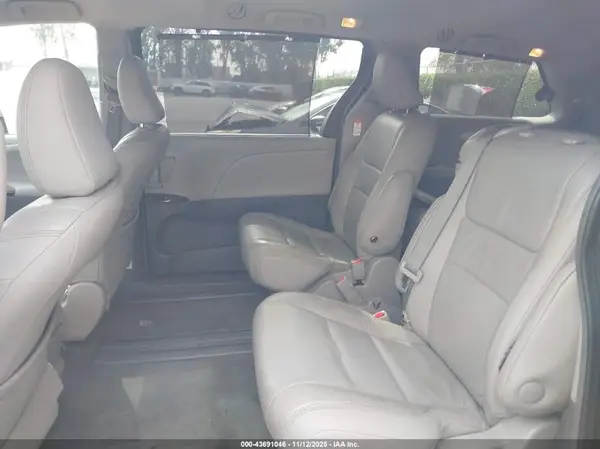 5TDYK3DC4GS712151 2016 TOYOTA SIENNA - Image 8