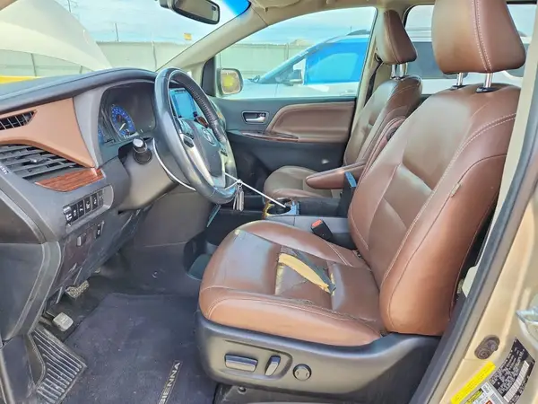 2016 TOYOTA SIENNA auction photo 7
