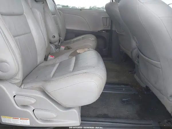 5TDYK3DC4GS713915 2016 TOYOTA SIENNA - Image 8