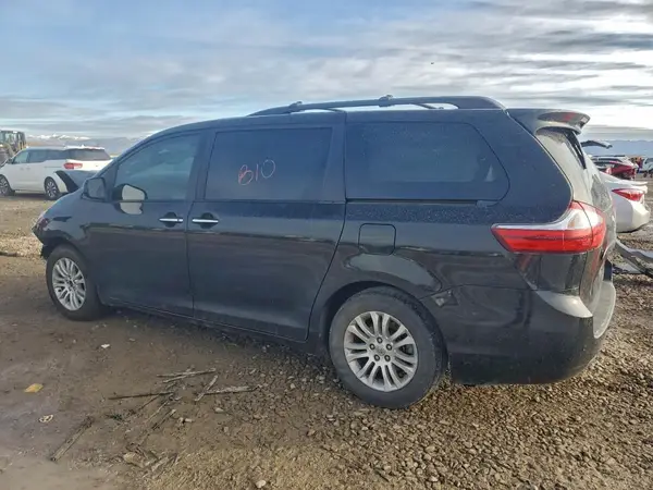 5TDYK3DC4GS720136 2016 TOYOTA SIENNA - Image 2