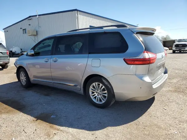 5TDYK3DC4GS720637 2016 TOYOTA SIENNA - Image 2
