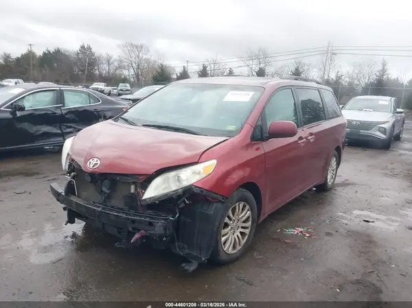 5TDYK3DC4GS721190 2016 TOYOTA SIENNA - Image 2