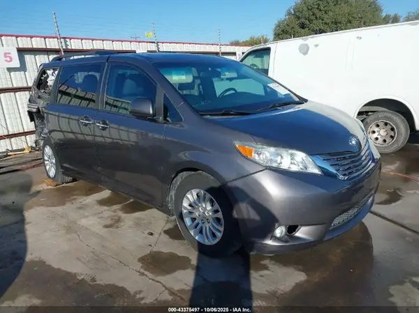 5TDYK3DC4GS726633 2016 TOYOTA SIENNA - Image 1