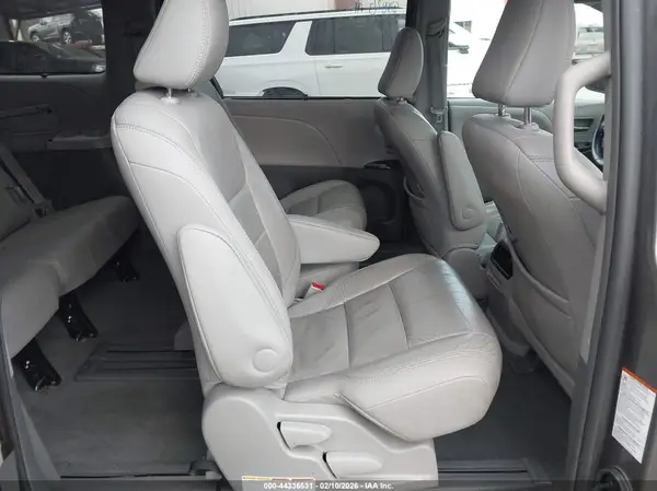 5TDYK3DC4GS727135 2016 TOYOTA SIENNA - Image 8