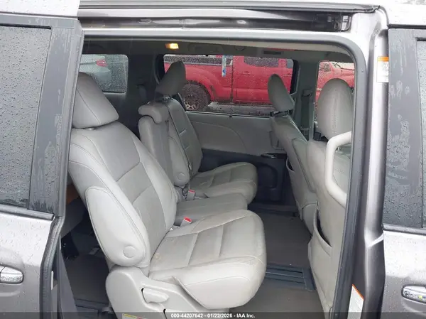 5TDYK3DC4GS737325 2016 TOYOTA SIENNA - Image 8