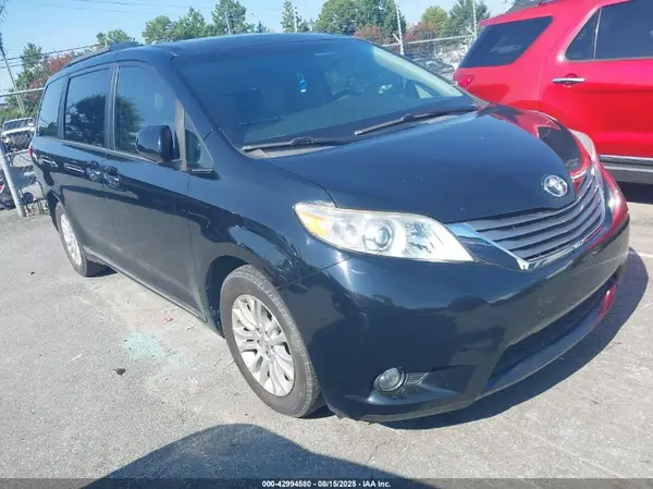 5TDYK3DC4GS739091 2016 TOYOTA SIENNA - Image 1