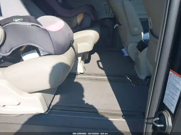 5TDYK3DC4GS739091 2016 TOYOTA SIENNA - Image 8