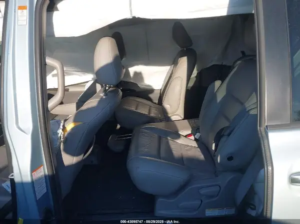 5TDYK3DC4GS745053 2016 TOYOTA SIENNA - Image 8