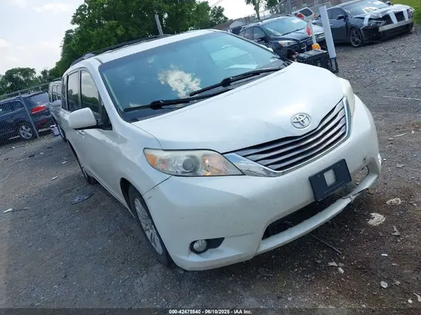 5TDYK3DC4GS745554 2016 TOYOTA SIENNA - Image 1