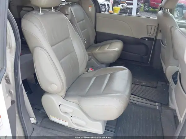 5TDYK3DC4GS745554 2016 TOYOTA SIENNA - Image 8