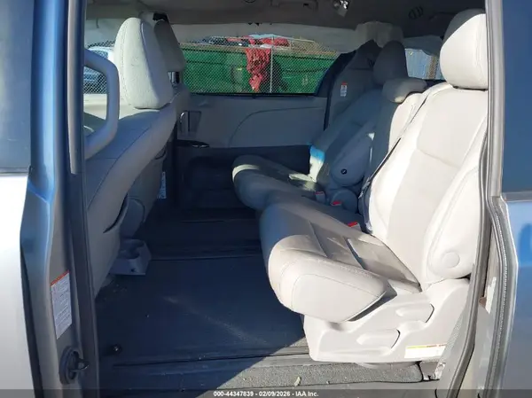 5TDYK3DC4GS746672 2016 TOYOTA SIENNA - Image 8