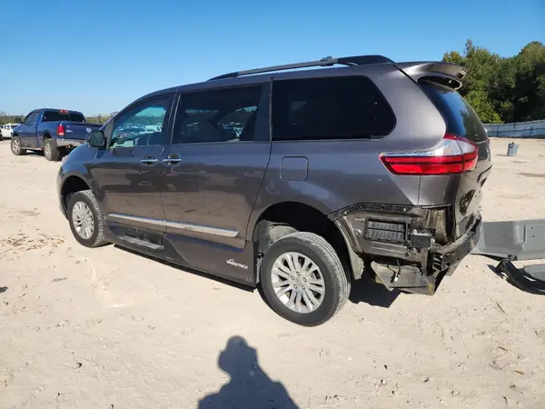 5TDYK3DC4GS747045 2016 TOYOTA SIENNA - Image 2
