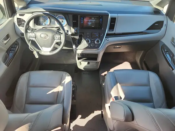 5TDYK3DC4GS747045 2016 TOYOTA SIENNA - Image 8