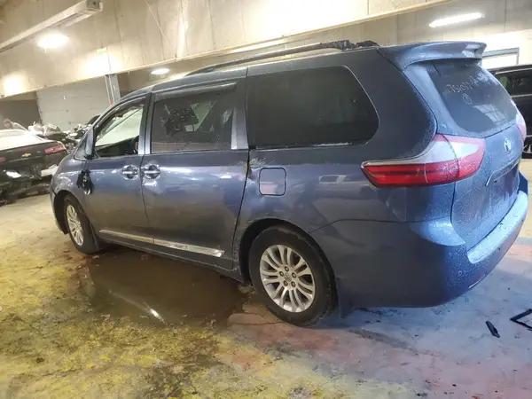 5TDYK3DC4GS751032 2016 TOYOTA SIENNA - Image 2