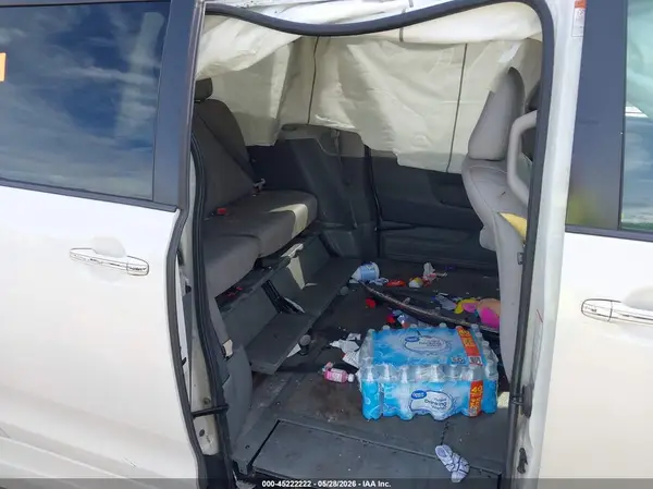 5TDYK3DC4GS763097 2016 TOYOTA SIENNA - Image 8