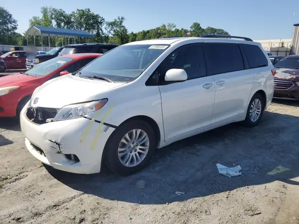 5TDYK3DC5GS697854 2016 TOYOTA SIENNA - Image 1