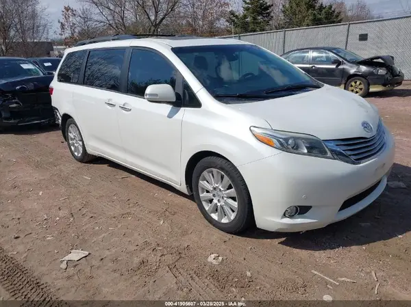 5TDYK3DC5GS700459 2016 TOYOTA SIENNA - Image 1