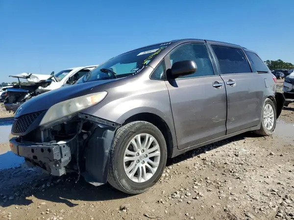 5TDYK3DC5GS702065 2016 TOYOTA SIENNA - Image 1