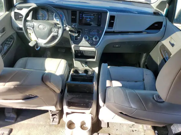 5TDYK3DC5GS702065 2016 TOYOTA SIENNA - Image 8